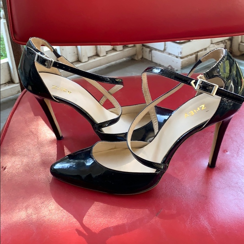 Zriey strapped heels